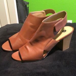 Tan heels